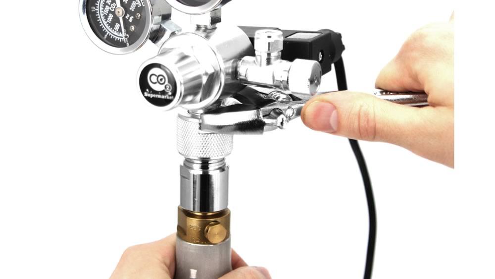 Stram regulatoren til SodaStream cylinderen
