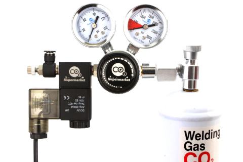 Avanceret engangsadapter tilsluttet til cylinder og regulator