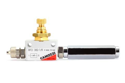Foto af Camozzi Precision Flow Controller med kompression og forlængelse