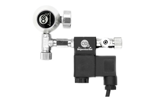 Foto af 24 mm forlængerforbindelsesregulator til magnetventil med nåleval.